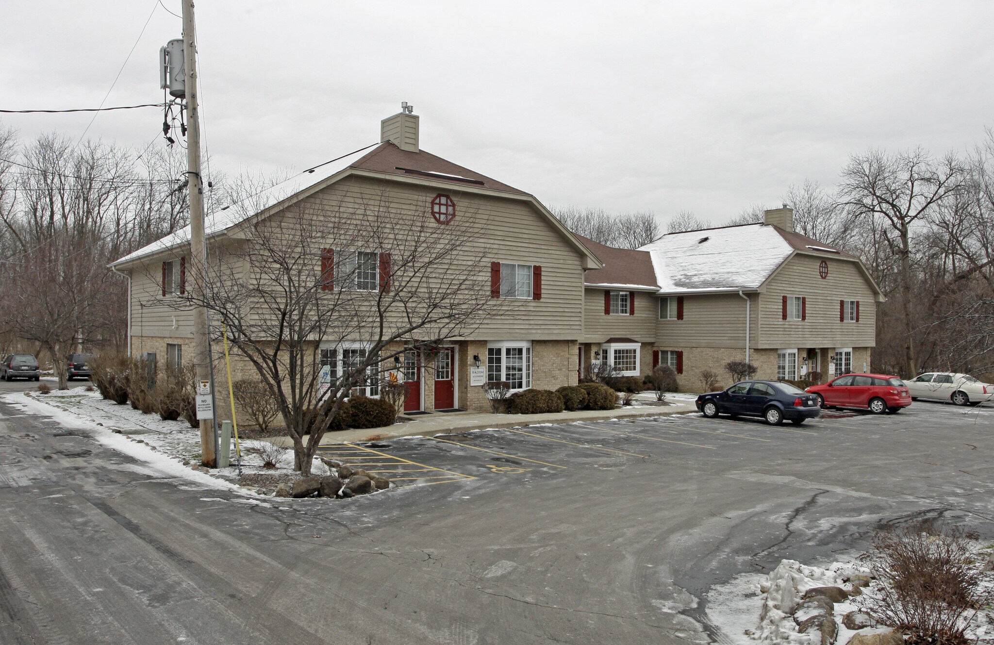 N87W16420 Appleton Ave, Menomonee Falls, WI à louer Photo du bâtiment- Image 1 de 5