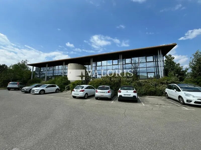Rue René Descartes, Aix-en-Provence for lease Building Photo- Image 1 of 11