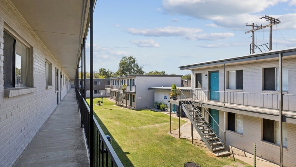 306 Martha St, Euless, TX for sale - Building Photo - Image 3 of 7