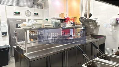 Retail in Madrid, Madrid for lease Interior Photo- Image 2 of 8