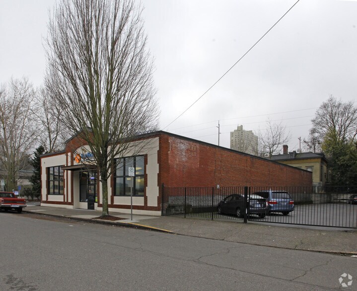 35 NW 20th Pl, Portland, OR à vendre - Photo du bâtiment - Image 3 de 9