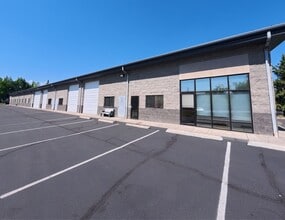 62968 Layton Ave, Bend, OR for lease Building Photo- Image 1 of 12