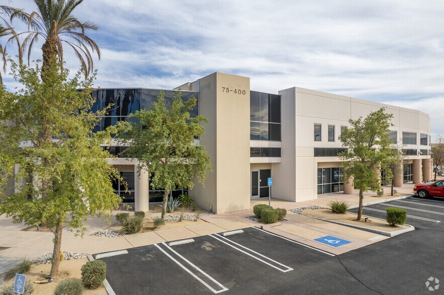 75400 Gerald Ford Dr, Palm Desert, CA à louer - Photo du bâtiment - Image 2 de 11