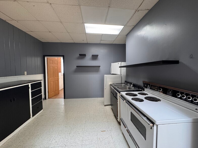 118 S Lafayette St, Macomb, IL à vendre - Photo du bâtiment - Image 3 de 42