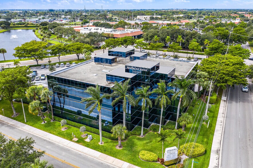 603 Village Blvd, West Palm Beach, FL à louer - Photo du bâtiment - Image 1 de 7