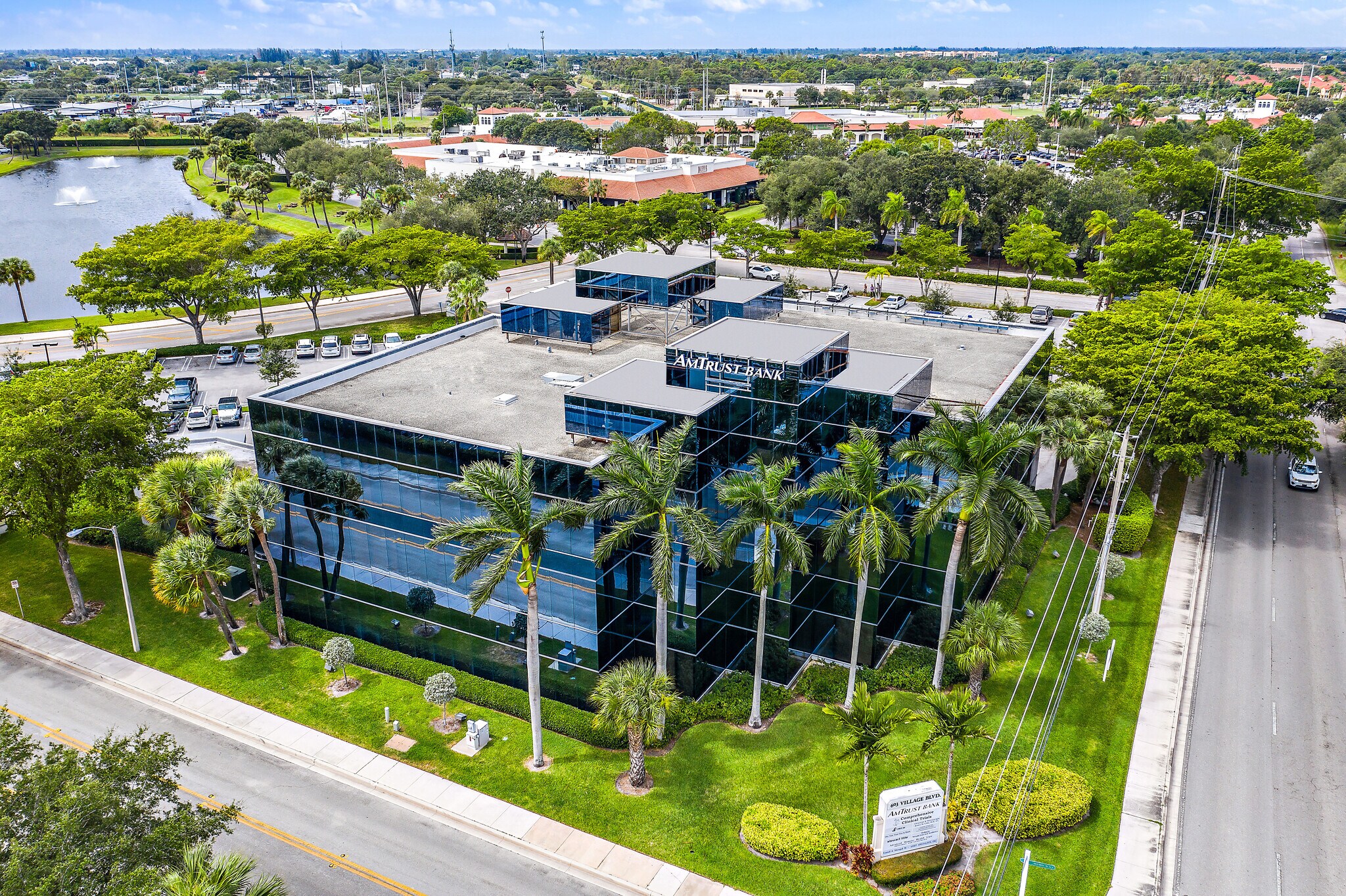 603 Village Blvd, West Palm Beach, FL à louer Photo du bâtiment- Image 1 de 8