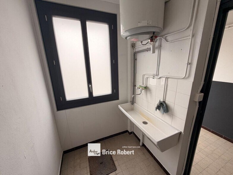 81 Avenue Du Progrès, Chassieu à louer - Photo intérieure - Image 2 de 5