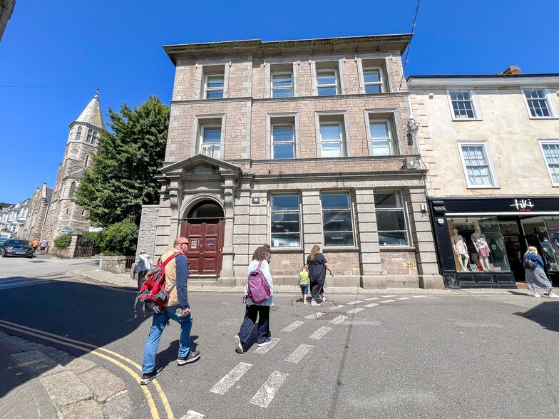 15 High St, St Ives for sale - Building Photo - Image 2 of 7
