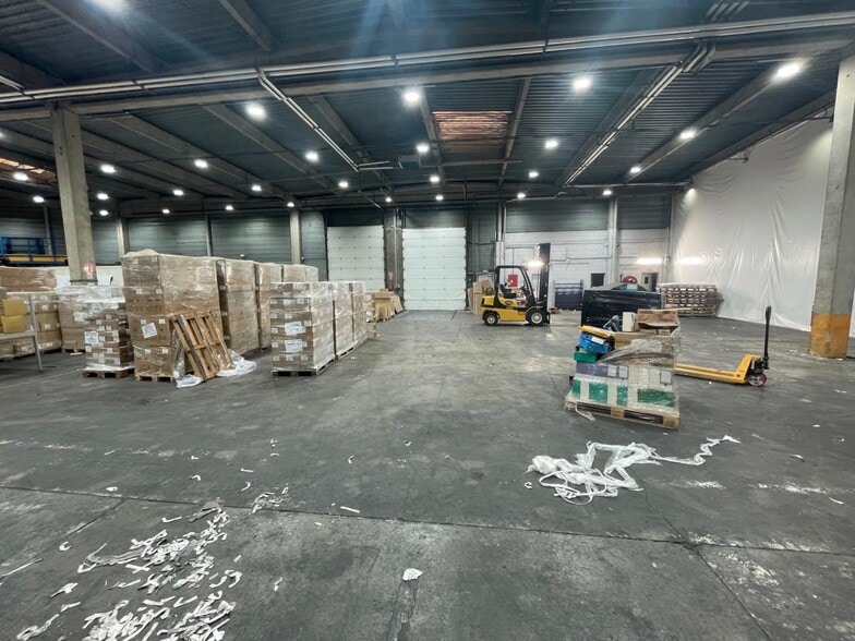 Office in Gonesse for lease - Building Photo - Image 3 of 6