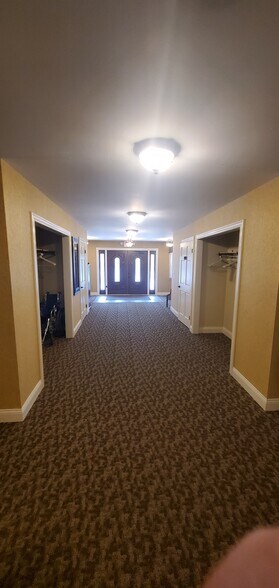 302 W Corunna Ave, Corunna, MI à vendre - Photo intérieure - Image 3 de 14