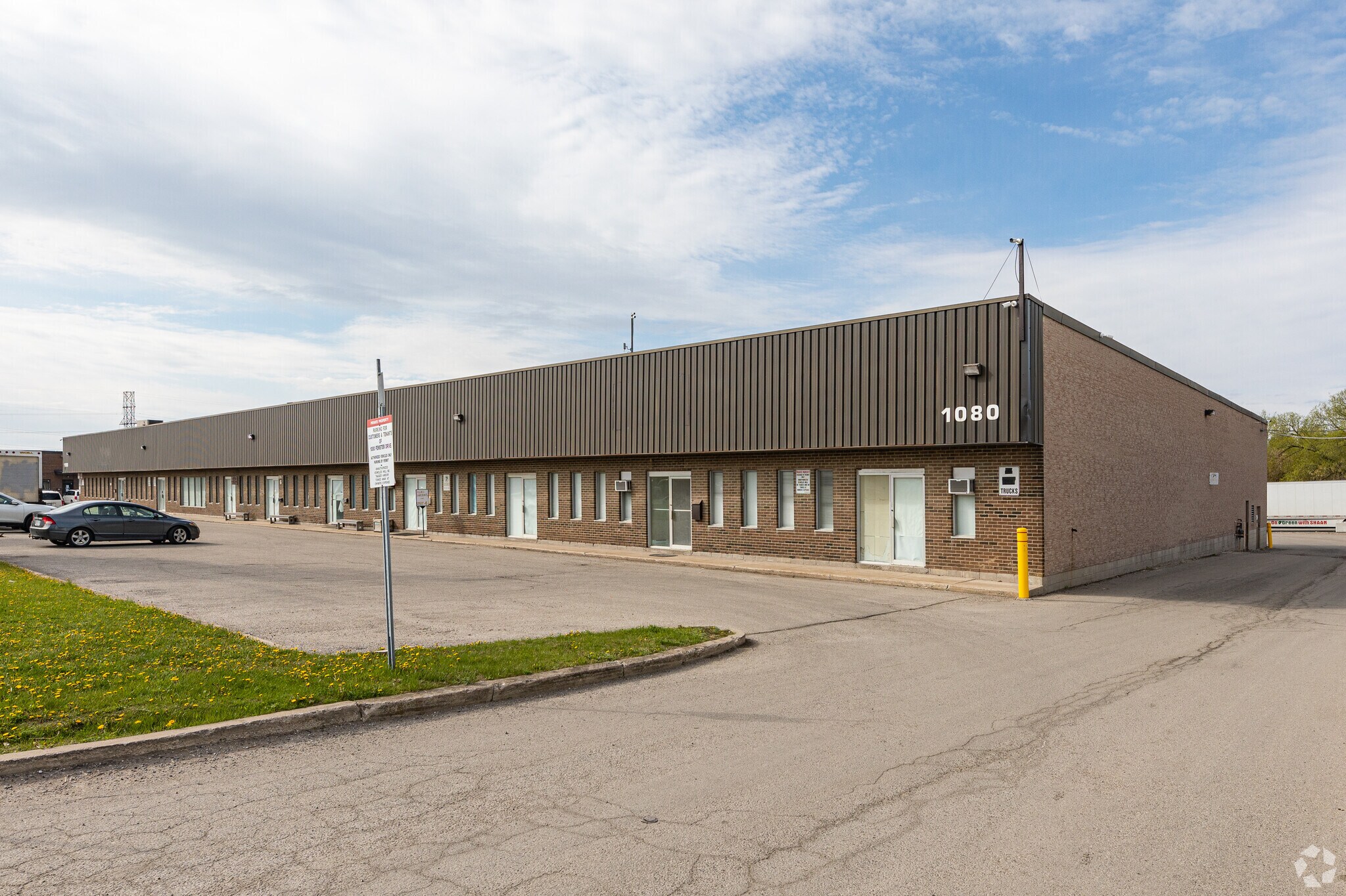 1080 Fewster Dr, Mississauga, ON for sale Primary Photo- Image 1 of 1