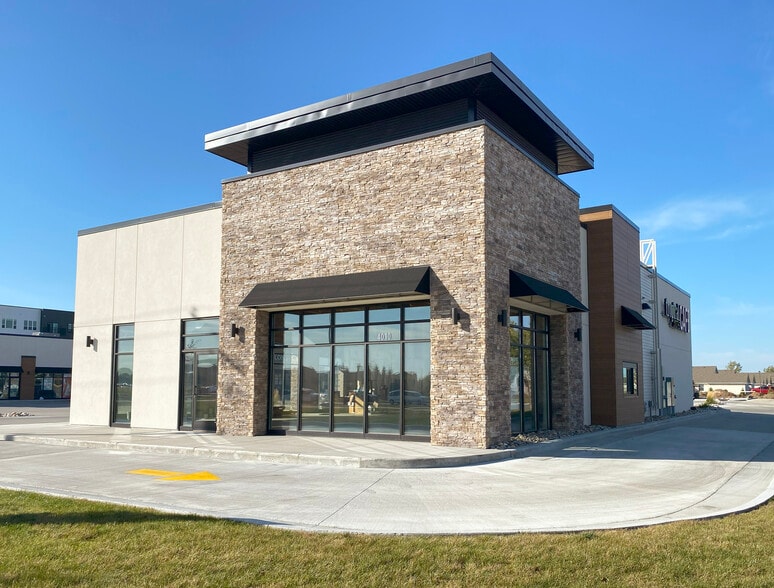 4002 S Washington St, Grand Forks, ND for lease - Building Photo - Image 1 of 2