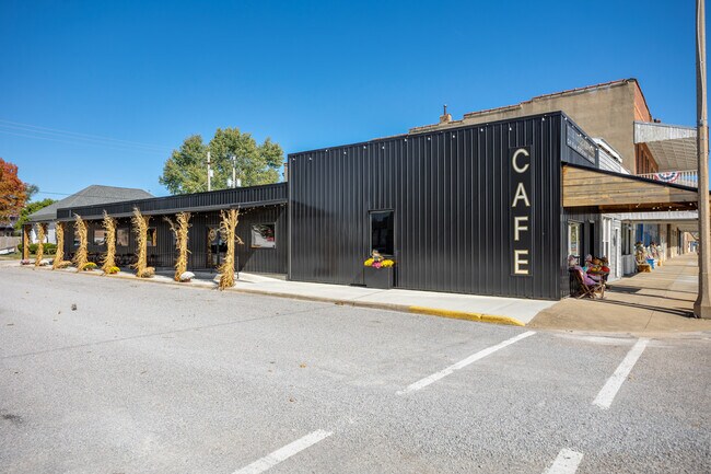 Plus de détails pour 120 Cumberland St, Greenup, IL - Commerce de détail à vendre