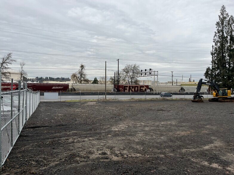 5555 NW 55th Ave, Portland, OR à vendre - Photo principale - Image 1 de 3