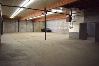 613 Pacific Ave S, Kelso, WA à louer Photo intérieure- Image 1 de 2