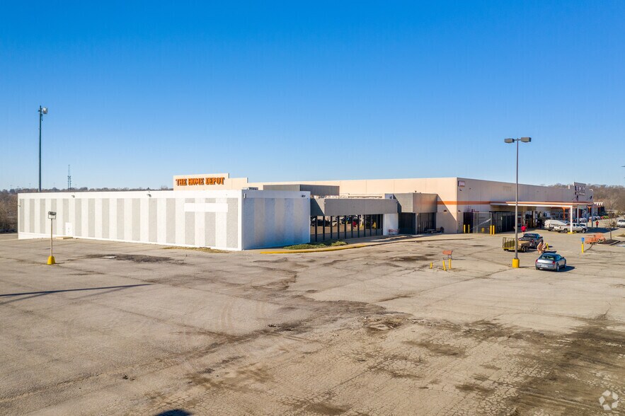 4701-4707 E Bannister Rd, Kansas City, MO à louer - Photo du bâtiment - Image 3 de 6