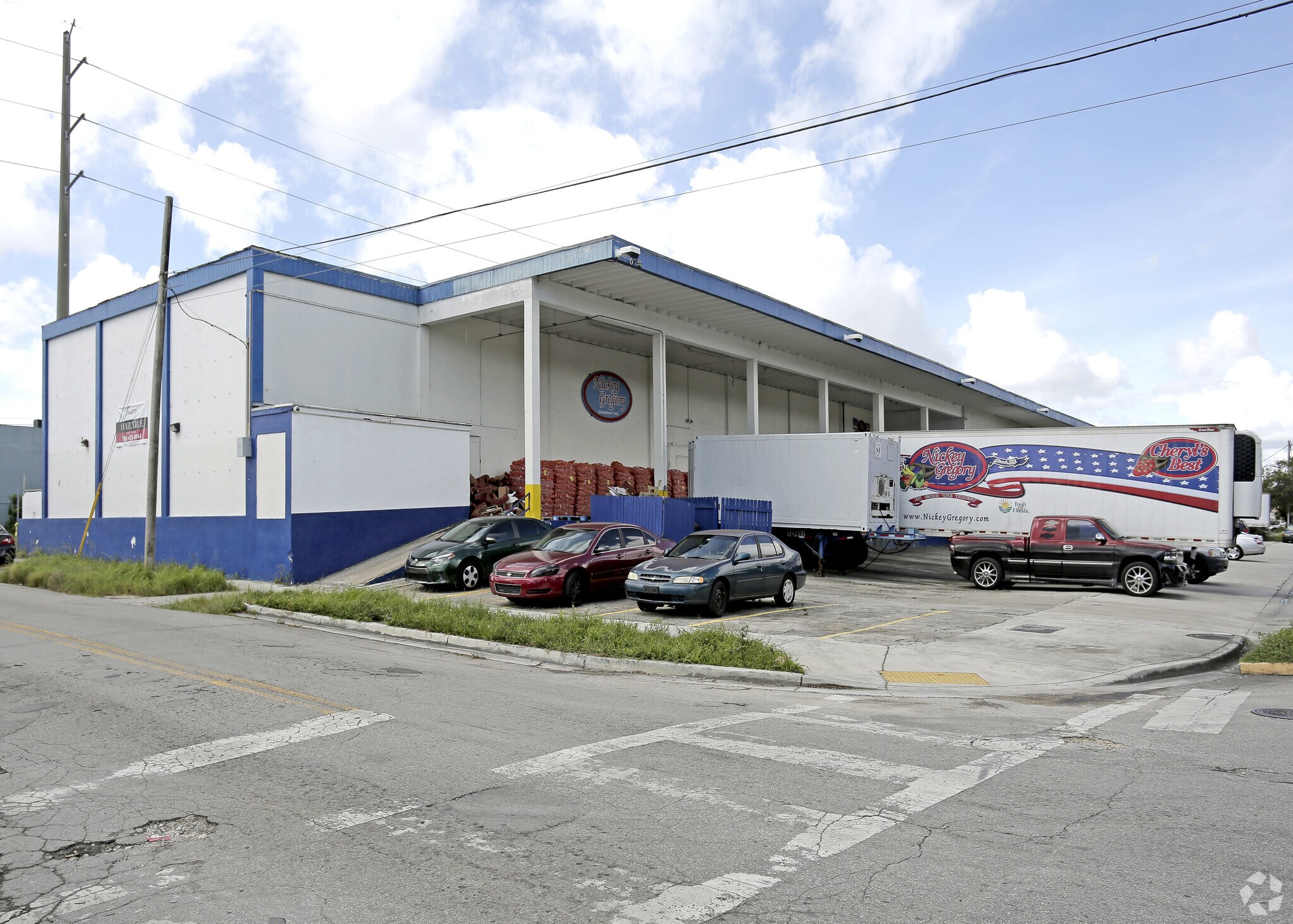 1930 NW 23rd St, Miami, FL for lease Primary Photo- Image 1 of 27