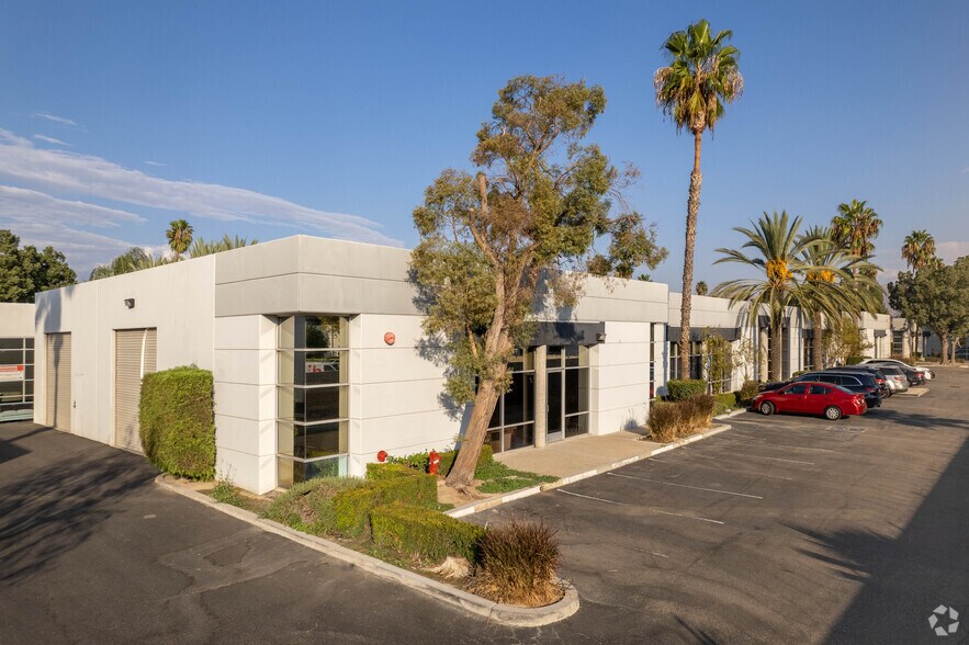 4100 Latham St, Riverside, CA à louer - Photo du bâtiment - Image 1 de 8
