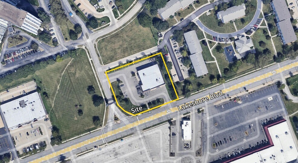 16015 Lake Shore Blvd, Cleveland, OH à louer - Aérien - Image 2 de 4