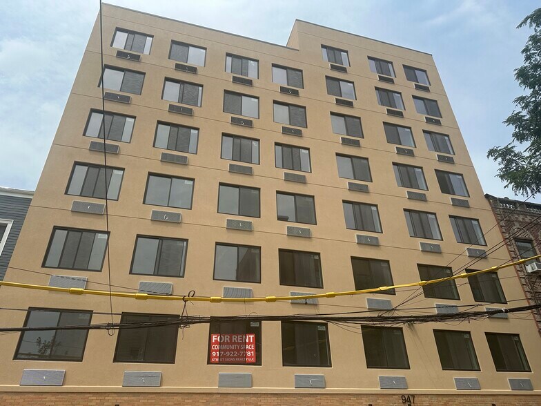 947 College Ave, Bronx, NY à louer - Photo du bâtiment - Image 1 de 5