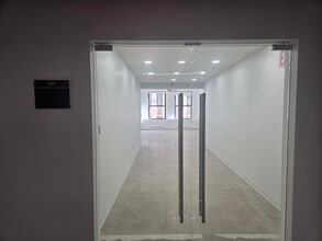 225 Broadway, New York, NY for lease Interior Photo- Image 2 of 8