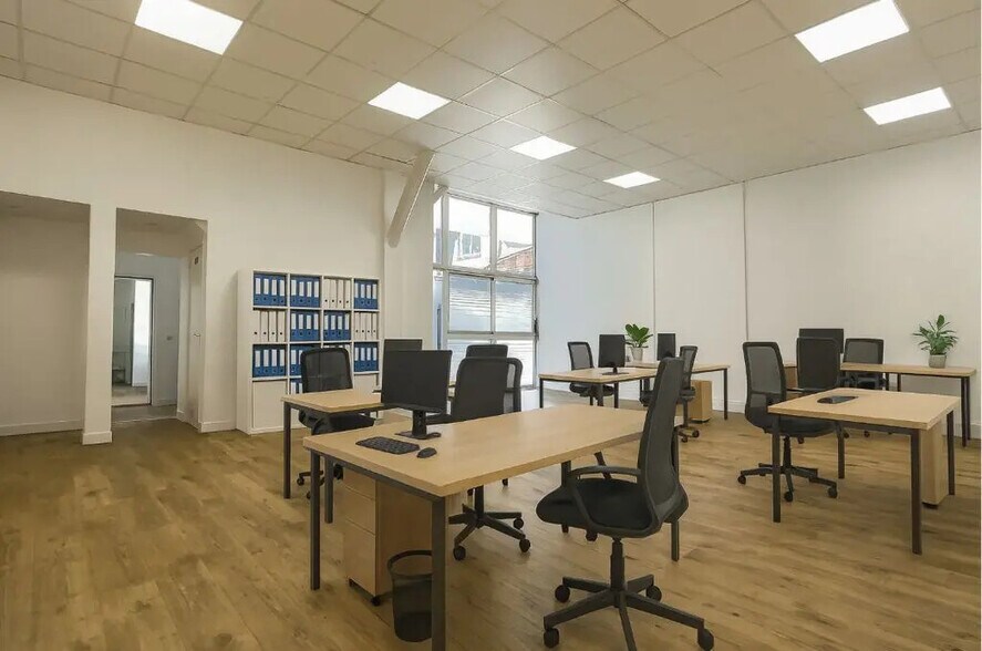 23 Rue Sébastien Mercier, Paris for lease - Interior Photo - Image 2 of 5