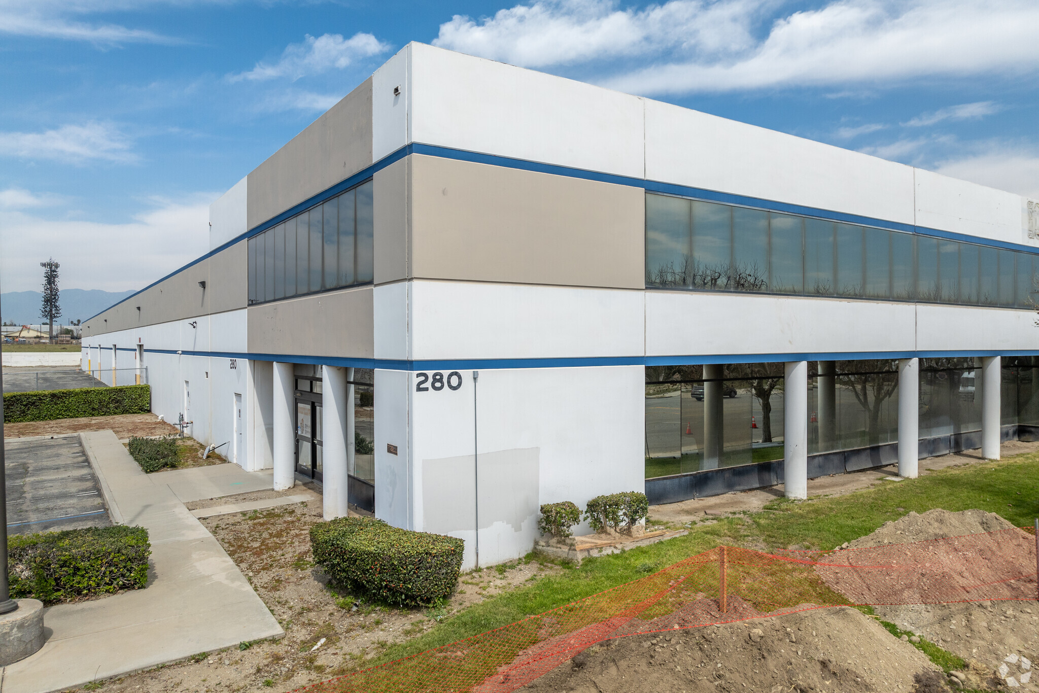 280 W Valley Blvd, Rialto, CA for lease Primary Photo- Image 1 of 8