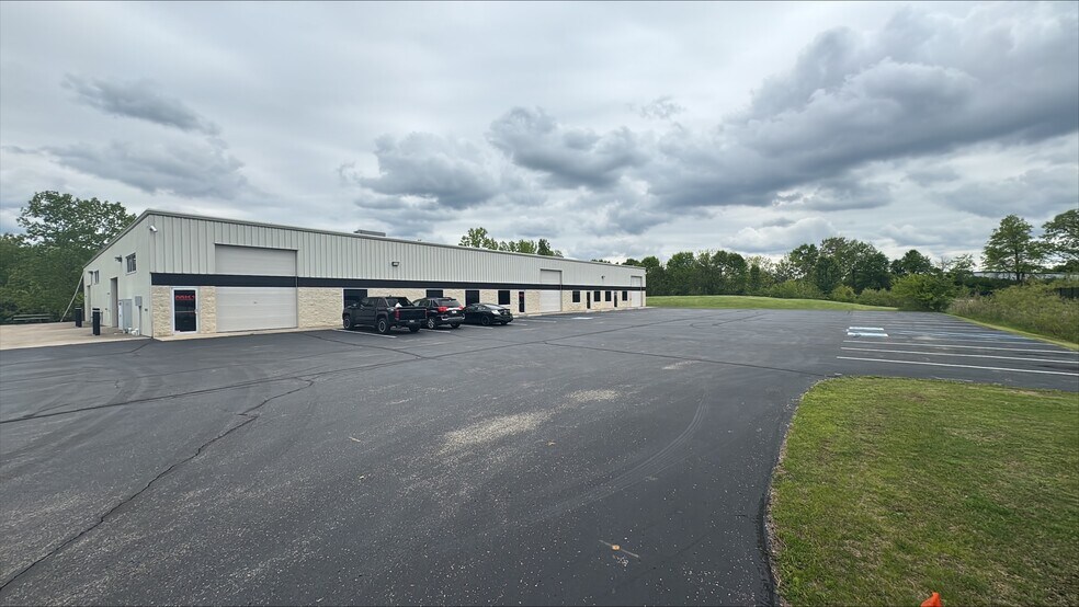 6545 Guion Rd, Indianapolis, IN à louer - Photo du bâtiment - Image 2 de 2