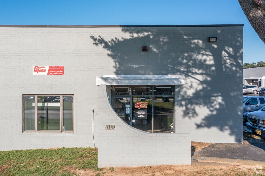 815 Hylton Rd, Pennsauken, NJ for lease - Building Photo - Image 2 of 6