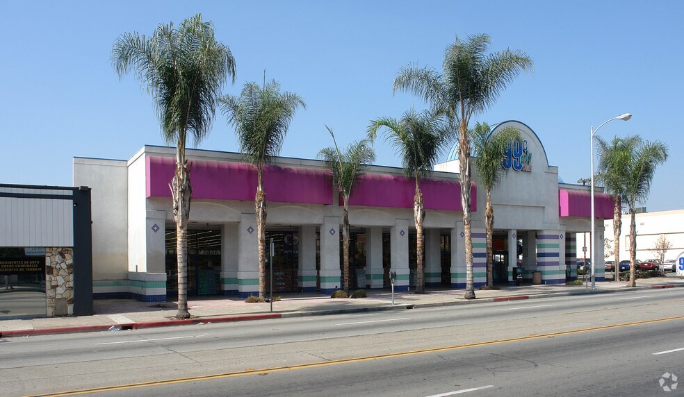 1514 N Main St, Santa Ana, CA à louer - Photo du bâtiment - Image 2 de 2
