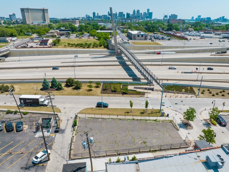 Prime Land / Mexicantown / Corktown portefeuille de 2 propriétés à vendre sur LoopNet.ca - Photo du bâtiment - Image 3 de 7