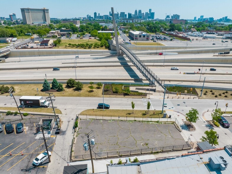 Prime Land / Mexicantown / Corktown portfolio of 2 properties for sale on LoopNet.ca - Building Photo - Image 3 of 7
