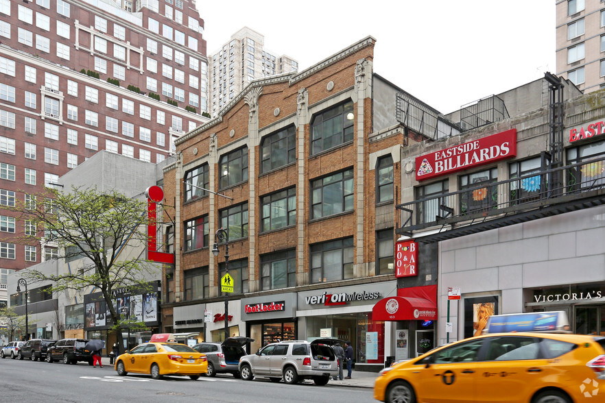 157 E 86th St, New York, NY for lease - Building Photo - Image 3 of 6