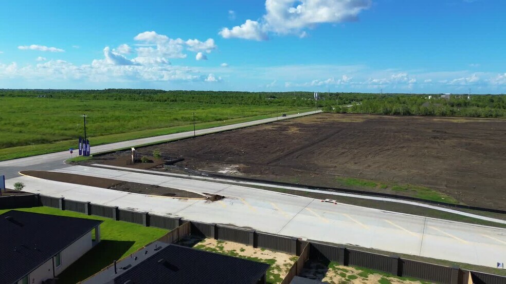 Century Blvd, Texas City, TX à vendre - Vidéo sur l’inscription commerciale - Image 2 de 10