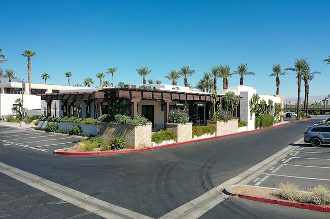 Plus de détails pour 74225 Highway 111, Palm Desert, CA - Commerce de détail à louer