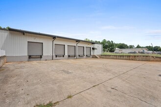 154 Industrial Park Cir, Lawrenceville, GA for lease Interior Photo- Image 2 of 16