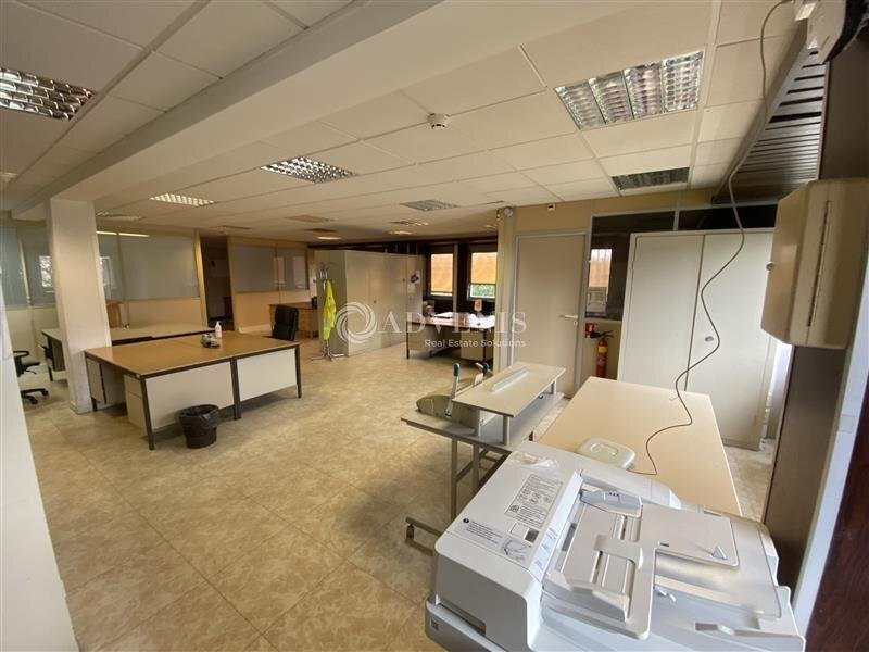 Office in Chennevières-sur-Marne for lease Interior Photo- Image 1 of 8
