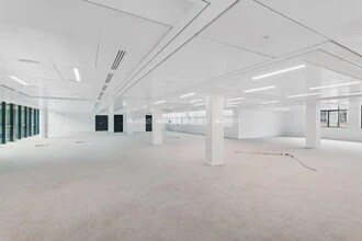 44-48 Rue De Châteaudun, Paris for lease Interior Photo- Image 1 of 4