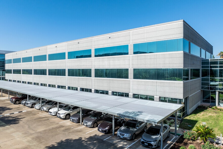 10300 Town Park Dr, Houston, TX for lease - Primary Photo - Image 1 of 5