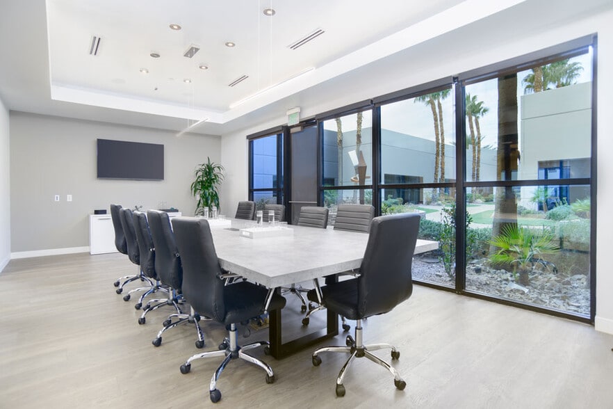 5940 S Rainbow Blvd, Las Vegas, NV for lease - Interior Photo - Image 3 of 6