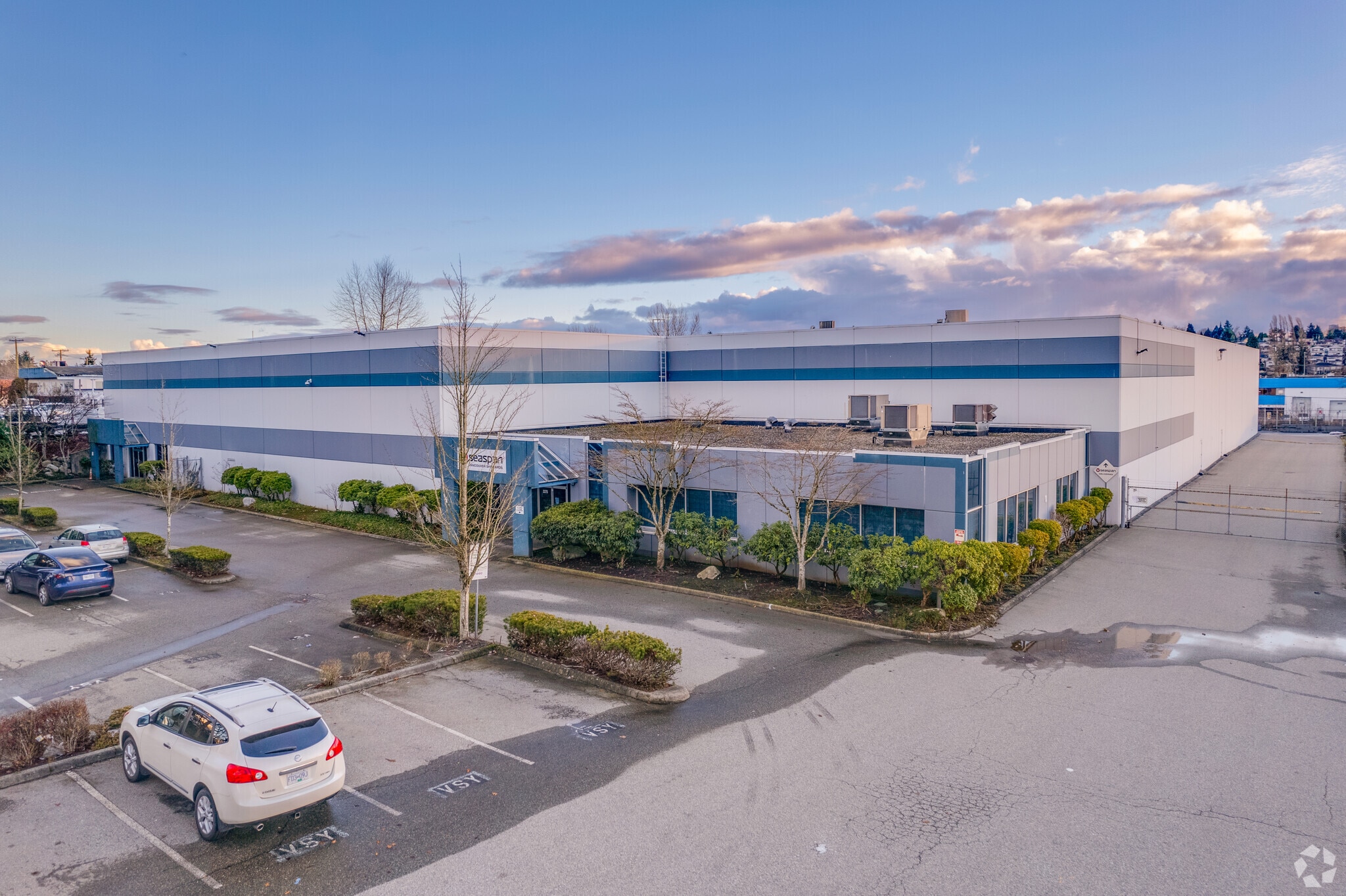 2275 Douglas Rd, Burnaby, BC for lease Primary Photo- Image 1 of 3