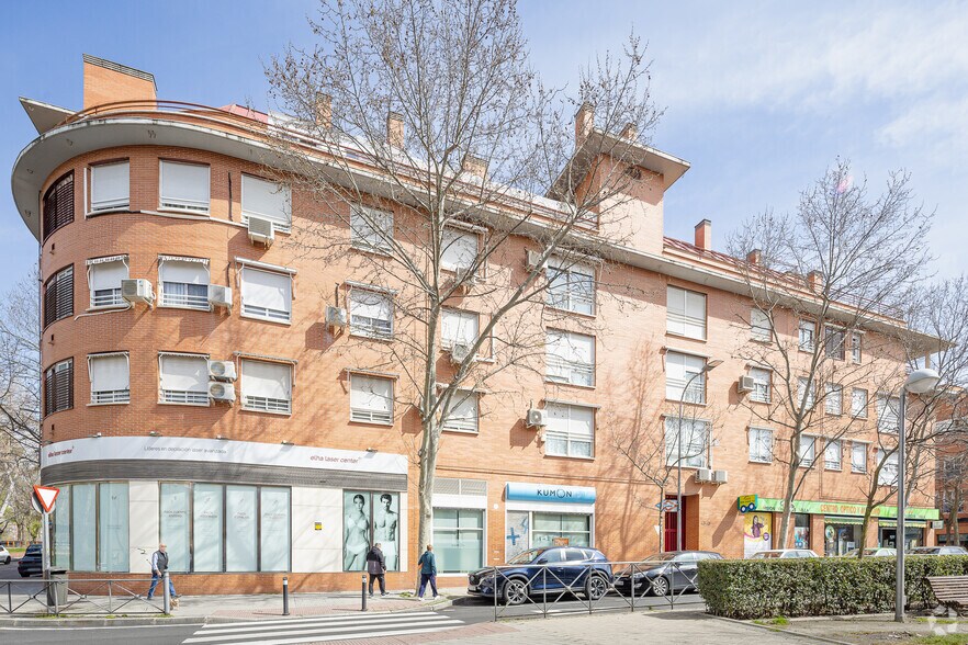 Calle Torre de Juan Abad, 4, Madrid, Madrid à louer - Photo du bâtiment - Image 2 de 4