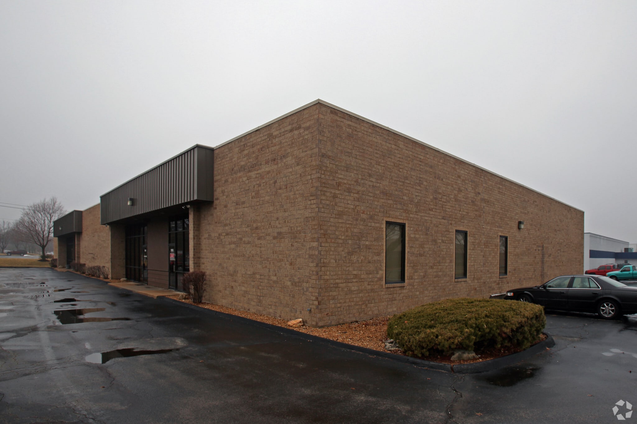 11905-11923 Borman Dr, Maryland Heights, MO for lease Primary Photo- Image 1 of 9