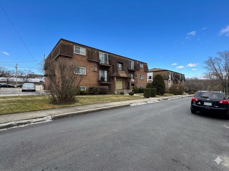 6 8 12-14 Rosemont Terrace and 50-68 Woonasquatuck, Providence, RI à vendre - Photo du bâtiment - Image 3 de 35
