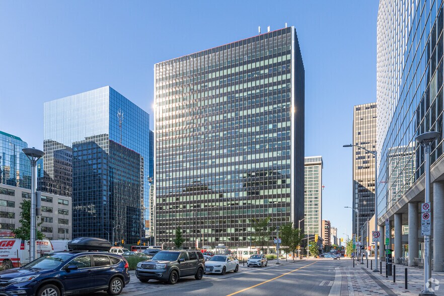 112 Kent St, Ottawa, ON à louer - Photo du bâtiment - Image 1 de 2