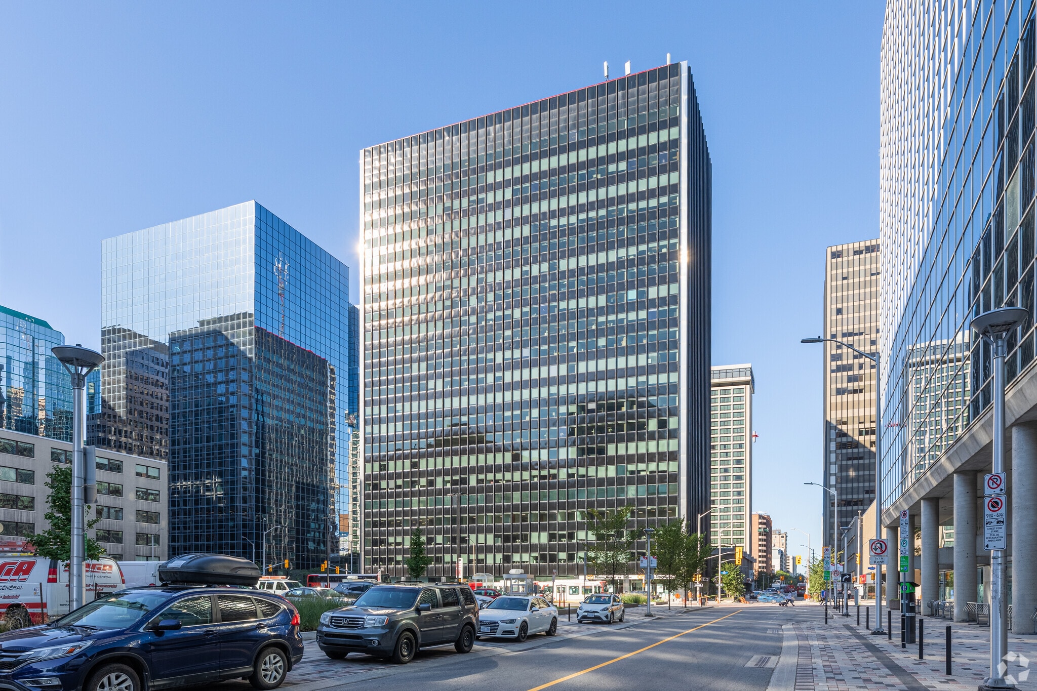 112 Kent St, Ottawa, ON à louer Photo principale- Image 1 de 4