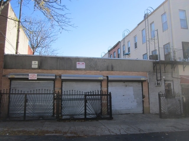 575 Woodward Ave, Ridgewood, NY for sale - Building Photo - Image 3 of 4