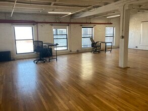 37 Greenpoint Ave, Brooklyn, NY à louer Photo intérieure- Image 2 de 6