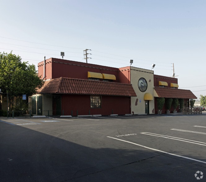 8950 Laurel Canyon Blvd, Sun Valley, CA for sale - Building Photo - Image 2 of 3
