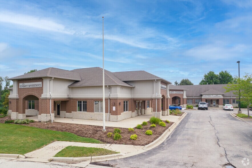 1437-1457 Merchant Dr, Algonquin, IL à vendre - Photo du bâtiment - Image 3 de 10